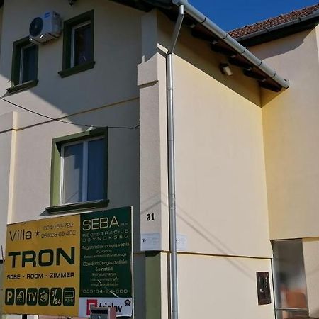 Hotel Sobe Tron Palić Esterno foto